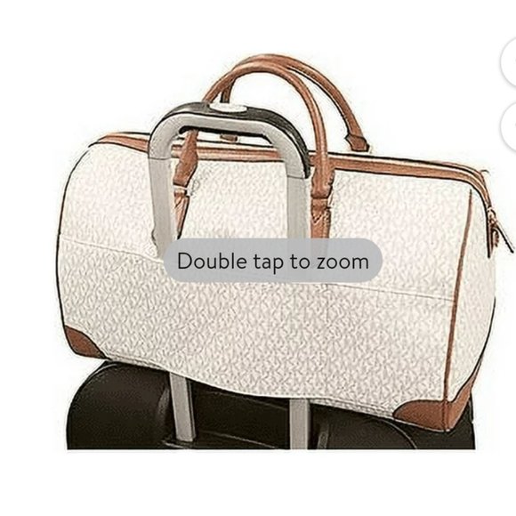 Michael Kors Travel Large Duffle Bag in PVC Signature in vanilla - Picture 3 of 8